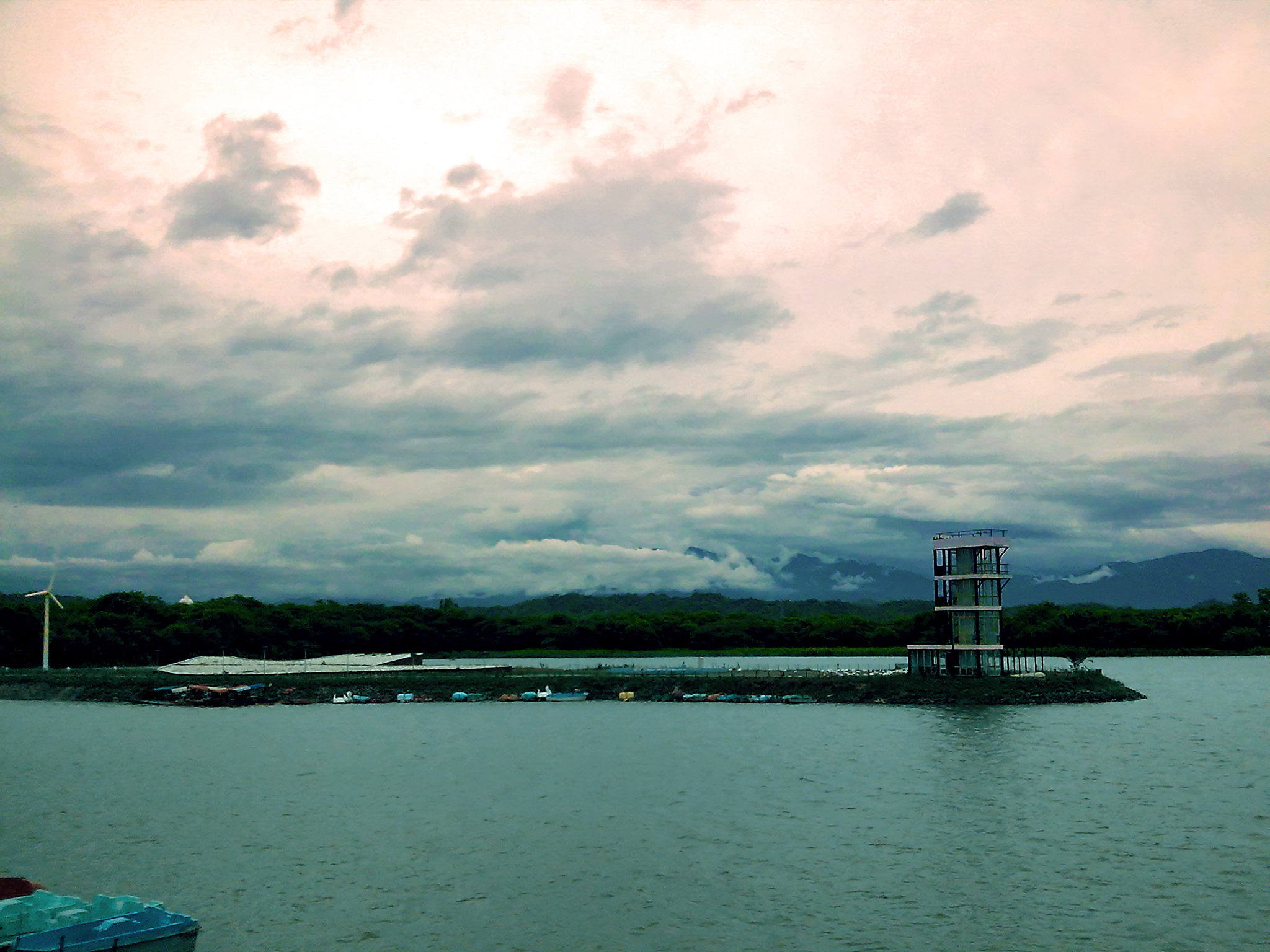https://d3r8gwkgo0io6y.cloudfront.net/upload/Sukhana Lake02.jpg
